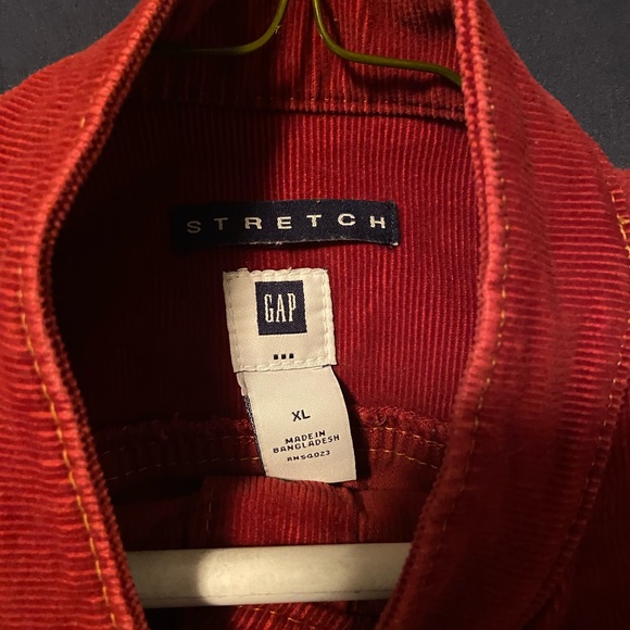 GAP -Red corduroy jacket - Picture 2 of 3